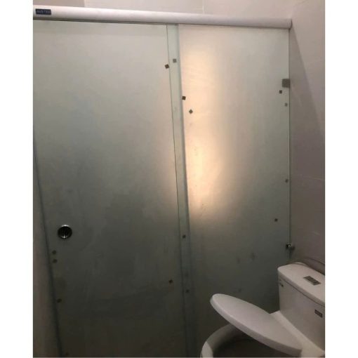 vách tắm kính mở trượt dùng ray hộp nhôm