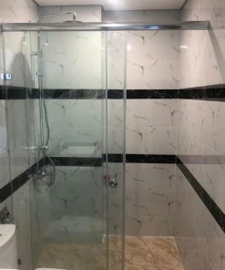 vách tắm kính mở trượt dùng ray hộp nhôm