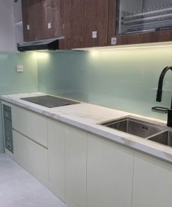 Kính ốp bếp Hải Long - Kính cường lực sơn màu theo yêu cầu Kính ốp bếp Hải Long màu trắng xanh - trắng sữa