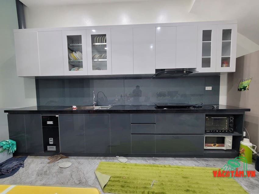 Mẫu kính màu ghi sang trọng Kính ốp bếp màu ghi