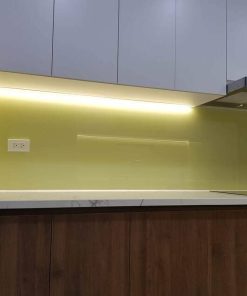 Kính ốp bếp Hải Long - Kính cường lực sơn màu theo yêu cầu Kính ốp bếp Hải Long màu kem sữa