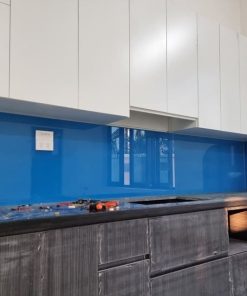 Kính ốp bếp Hải Long - Kính cường lực sơn màu theo yêu cầu Kính ốp bếp Hải Long màu xanh dương