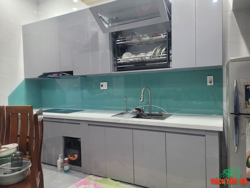 Mẫu kính xanh ngọc hiện đại Kính ốp bếp màu xanh ngọc