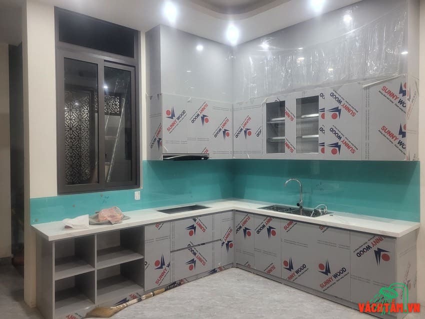 Mẫu kính xanh ngọc hiện đại Kính ốp bếp màu xanh ngọc