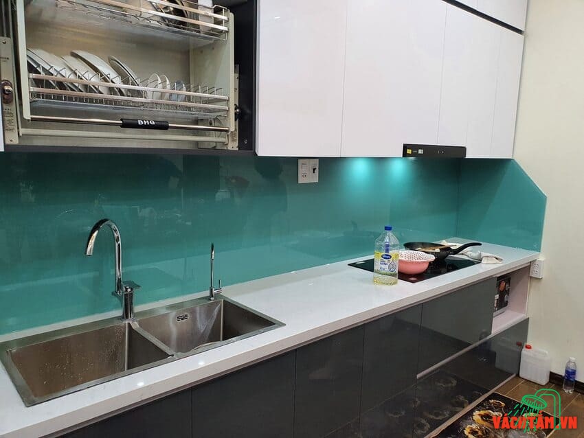 Mẫu kính xanh ngọc hiện đại Kính ốp bếp màu xanh ngọc