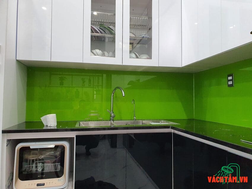 Kính ốp bếp màu xanh non Hải Long – Mẫu 1 tươi sáng, dịu mắt Kính bếp màu xanh non mẫu số 1 – kính cường lực Hải Long chính hãng